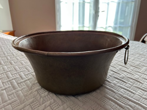 Tres ancienne bassine - tres,